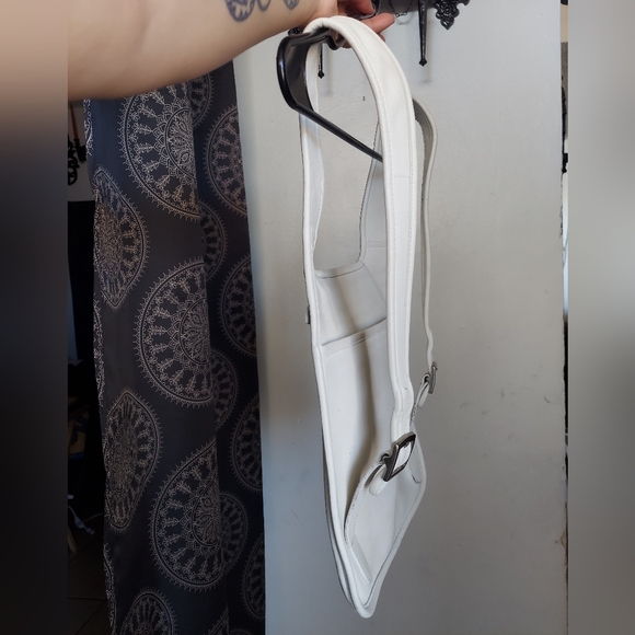 Vintage Coach White Slim Backpack 🤍 9405 - Picture 5 of 16